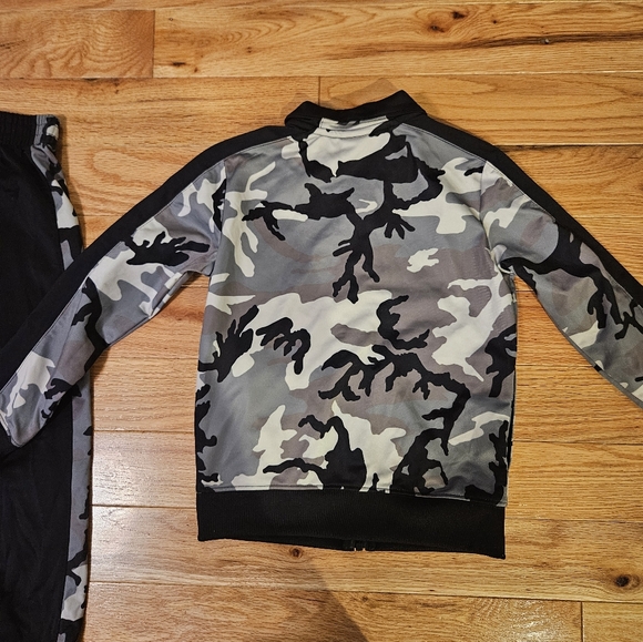 Jordan 2pc outfit - Picture 6 of 9